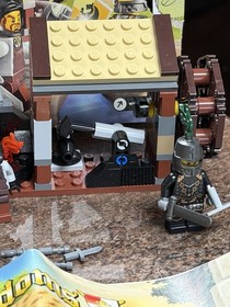 LEGO Kingdoms: Blacksmith Attack (6918) w/Minifigures/Instructions Retired 2011