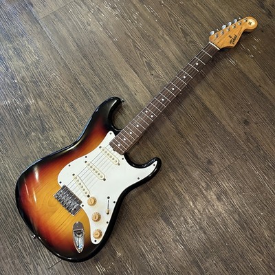 エレキギター TOKAI ストラト goldstar sound ast 70 or 80 ？