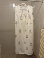Women's Nightgown Size 3x  Never Worn. Free Shipping