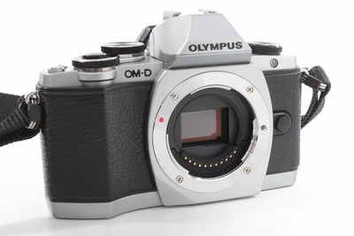 Olympus OM-D E-M10 Body silber, sehr guter Zustand