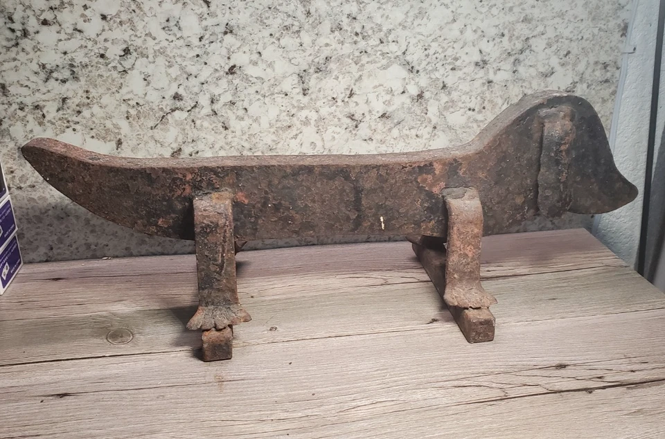 Antigua chimenea de hierro macizo Andiron Weiner perro Dachshund individual Foto 4 de 4