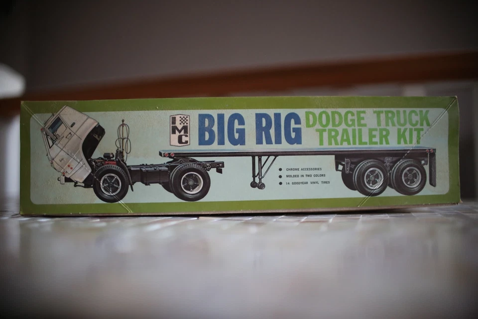 Big Rig Dodge L-700 Tilt Cab & Trailer Kit 1:25	IMC 121-500 Truck Unbuilt Kit - Image 3 of 4