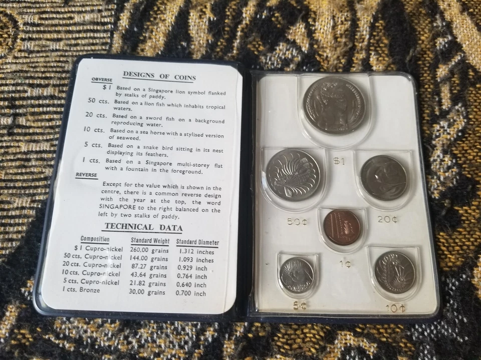 Singapore 1968 Uncirculated Mint Set in Dark Blue Wallet Tariff Incl - Image 2 of 4