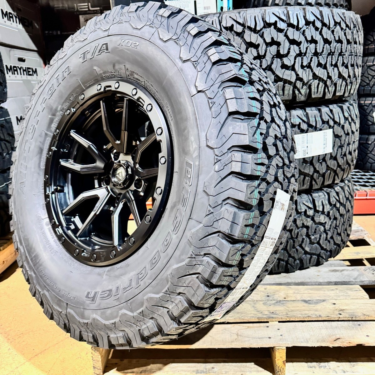 4) 17x9 Fuel Rebel D679 Wheels 35