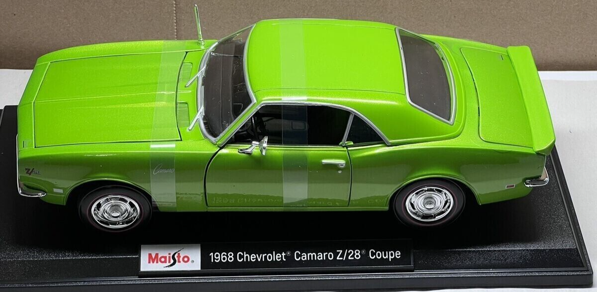 1968 CHEVROLET CAMARO Z/28 GREEN by MAISTO 1:18 BRAND NEW IN