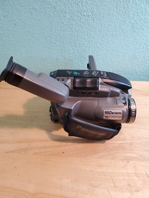 Panasonic PV-L550D Palmsight Palmcorder VHS-C Camcorder ONLY