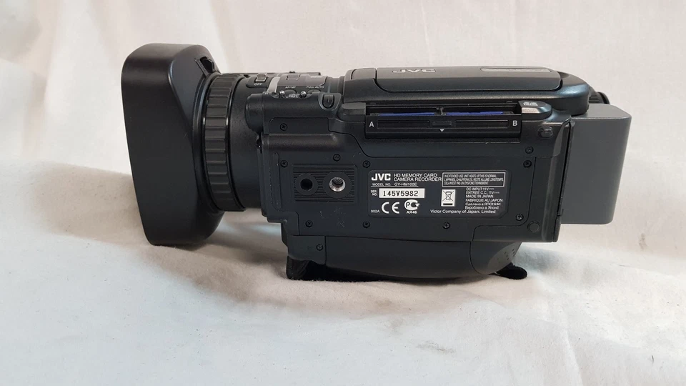 JVC GY-HM100E Professional Camera Camcorder HD Dual SD card Slot TESTED BUNDLE - Image 2 of 4