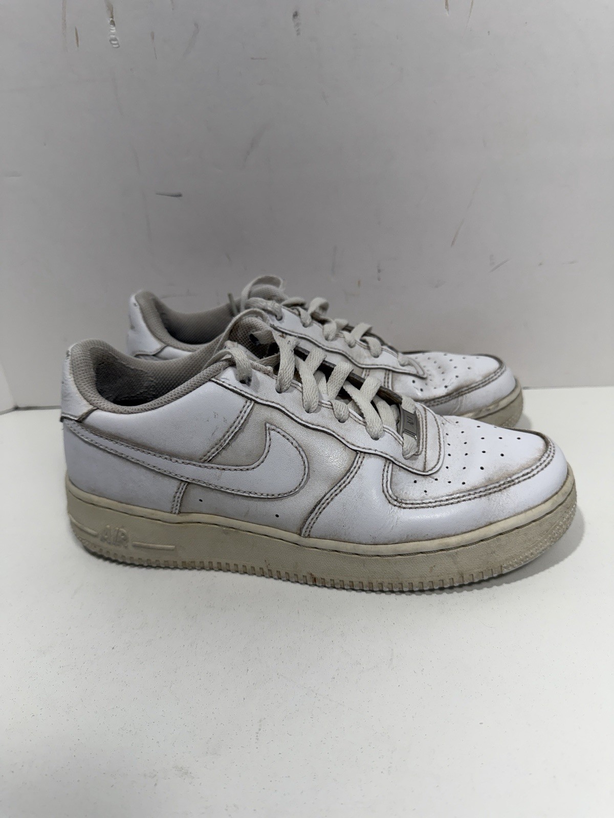 Nike Air Force 1 Low GS White 314192-117 Boys Sneakers Size 6.5Y USED