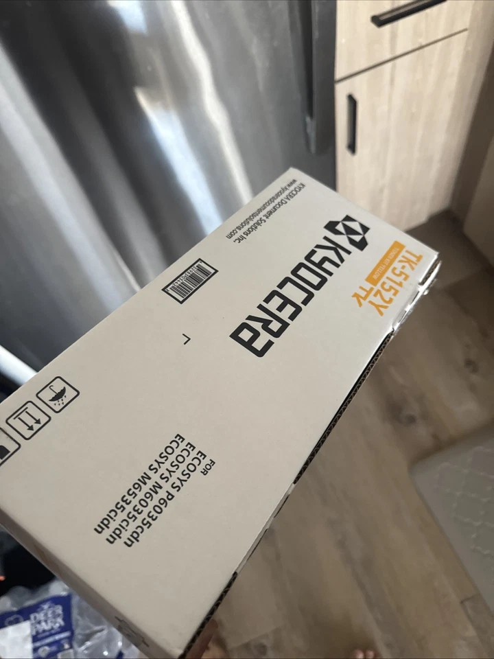 Cartucho de tóner amarillo Kyocera TK-5282Y Foto 2 de 3