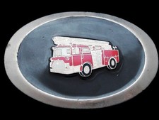KC15145 VERY COOL VINTAGE 1970s RED FIRE TRUCK SILVERTONE BELT BUCKLE