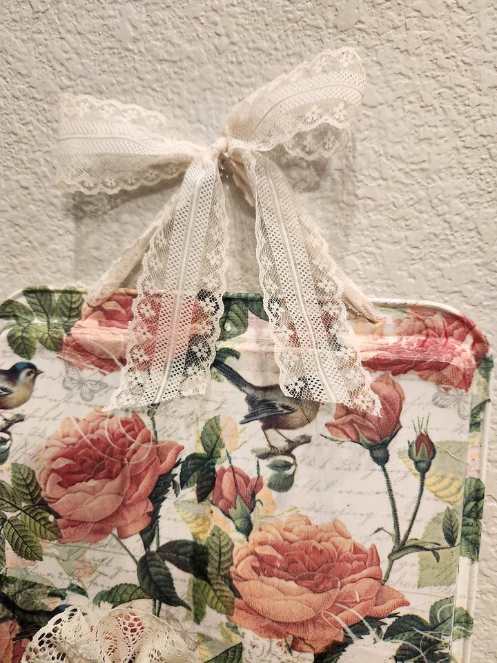 Magnetic Note Board & Magnet, Roses & Lace Memo Photo Board Decor - Image 3 of 4