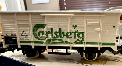 Piko H0 5/6445-062 gedeckter Güterwagen Bierwagen ''Carlsberg'' 18 799 DSB Danmark