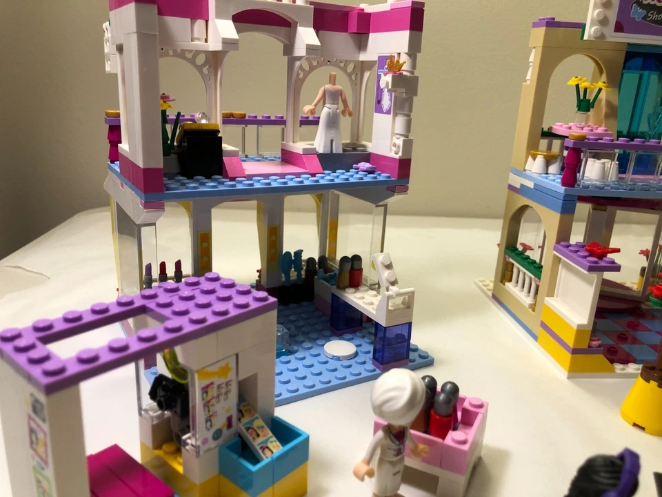 LEGO FRIENDS: Centro Comercial Heartlake (41058), Completo Foto 3 de 4