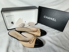 Chanel Classic Beige/Black Size 38 Heels Pump Logo Cap Toe Shoes