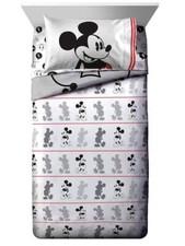 Disney Mickey Mouse "Jersey" Kids Reversible Bed Set-AB01BX7FVPC3