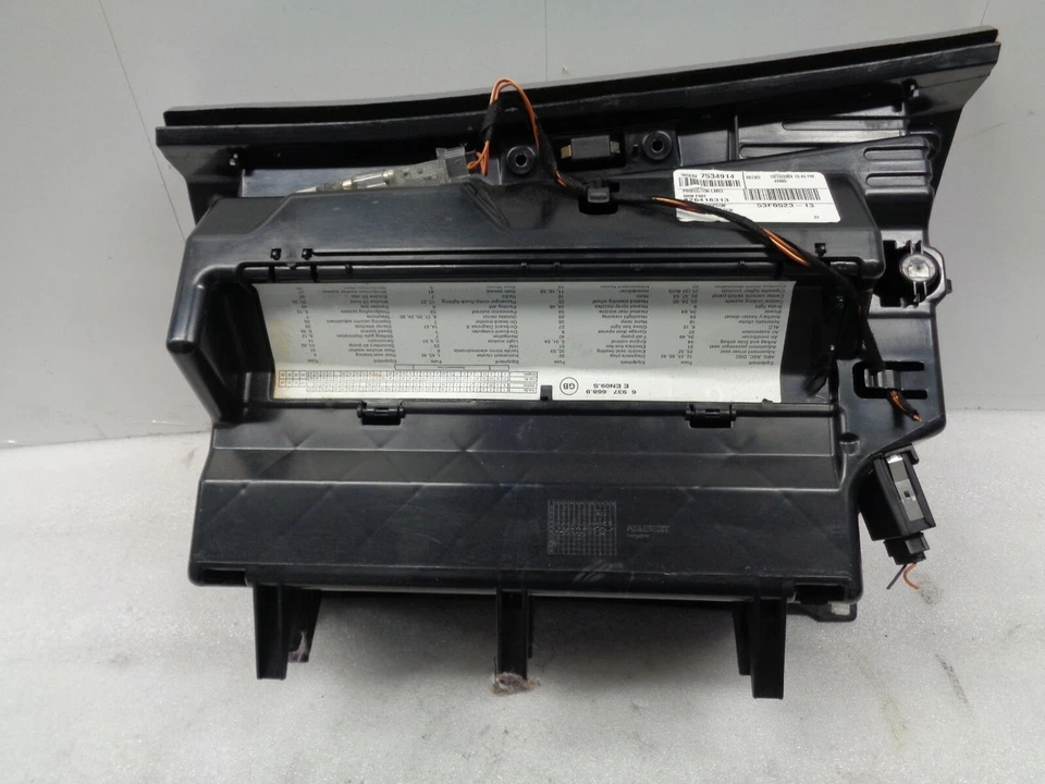 AK90345 2000-2006 BMW X5 GUANTERA DELANTERA CAJA DE ALMACENAMIENTO (826418313) OEM Foto 4 de 4