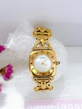 Gucci 6400L Quartz Gold Swiss Made White Dial Working watch F/S Japan Excellent