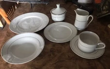 Vt Gibson Housewares  Dinner /Salad/Bread/Teacup W/Gold Trim & Smooth Rim-China