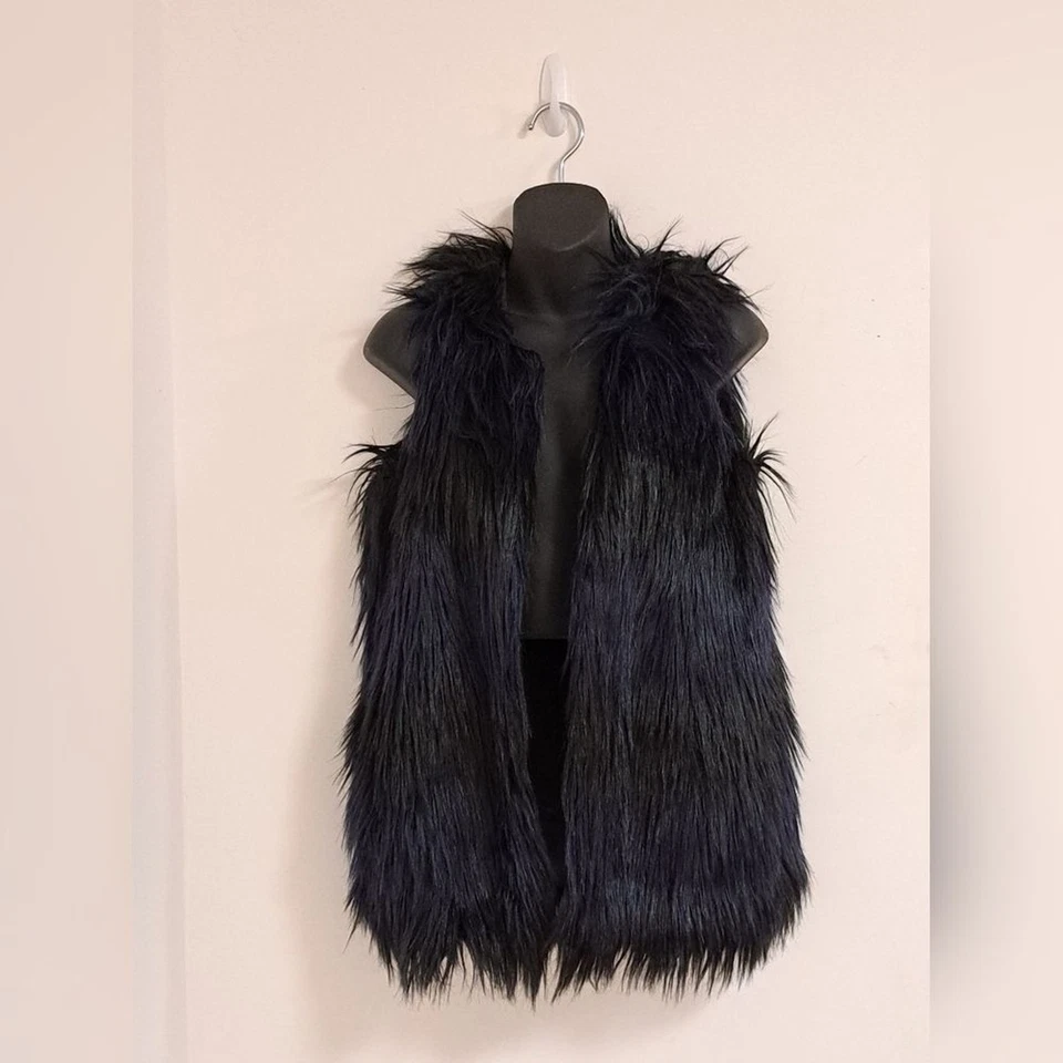 Chaleco de piel sintética Romeo + Juliet Couture azul negro faltas talla pequeña Foto 2 de 4