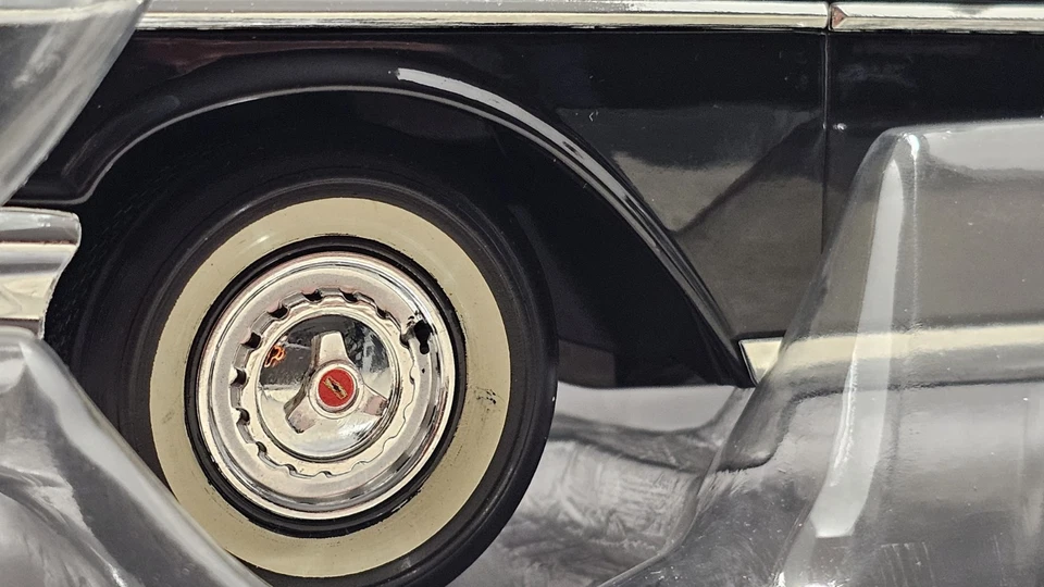 👀 RARE LIMITED 1/300 👀 Highway 61 1957 Chevy Bel Air Sedan 1:18 Scale Diecast - Image 3 of 4