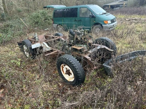 1963 Landrover, Short Wheel Base Chassis, Complete With Engine And Gearbox - Picture 1 of 13