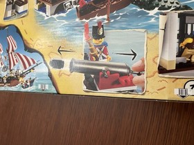 LEGO 6242 Pirates Pirate Soldiers' Fort 367 pcs 2009 Factory Sealed Brand New!