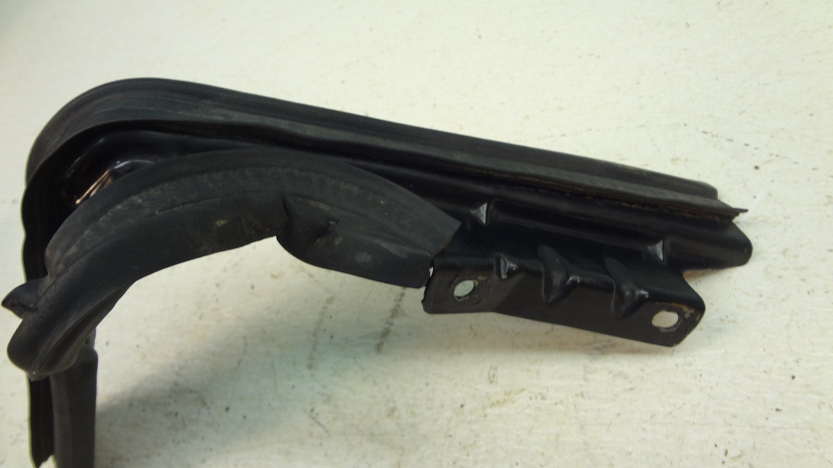けにお Kawasaki NOS NEW 11009-1340 Front Left Signal Light Gasket