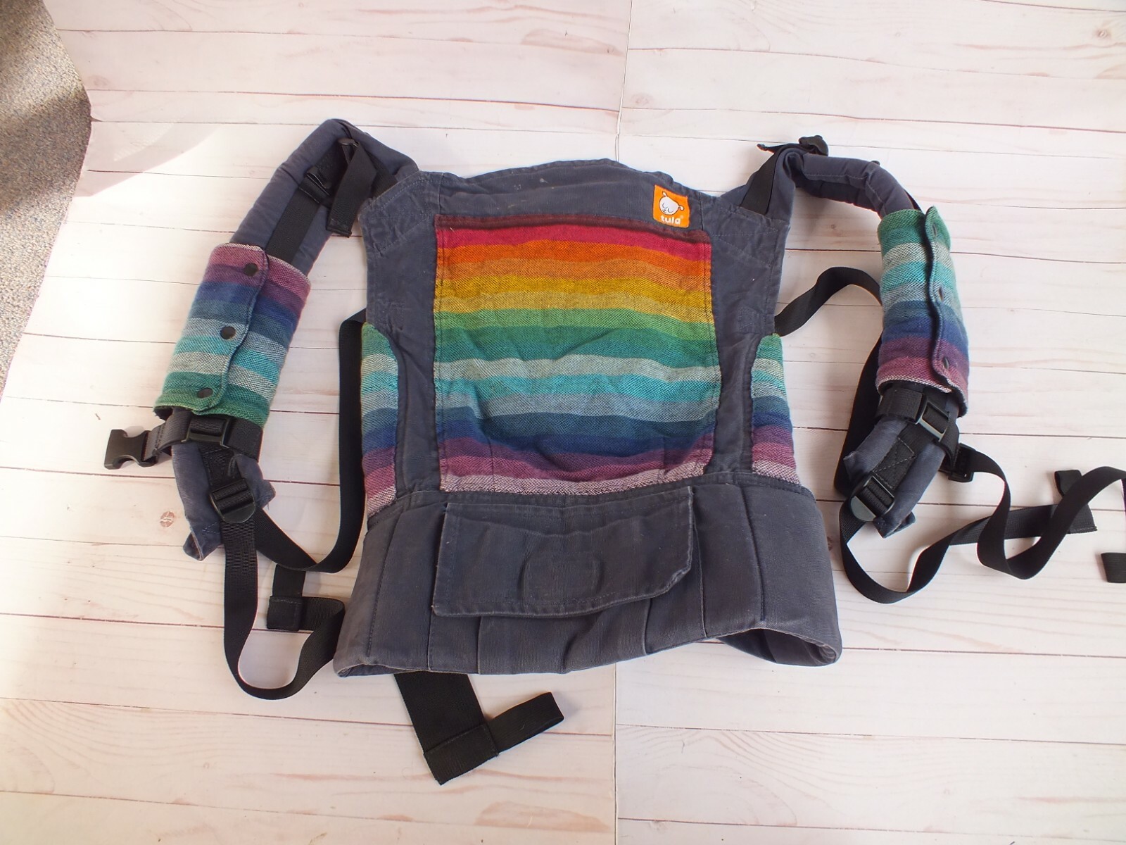 tula rainbow carrier