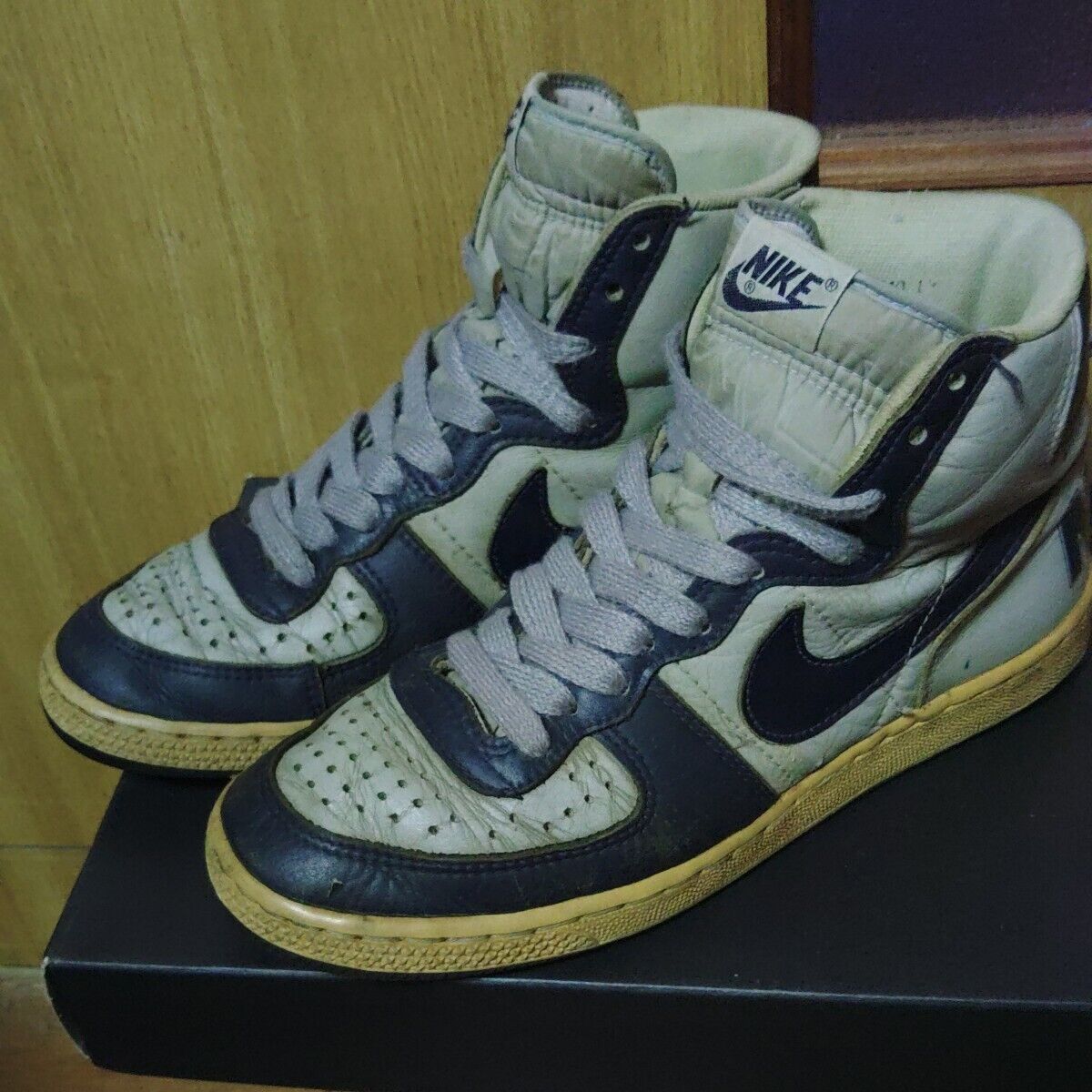 NIKE TERMINATOR HIGH Original US9 White x Navy 1985 Vintage NIKE TERMINATOR HIGH Original US9 White x Navy 1985 Vintage