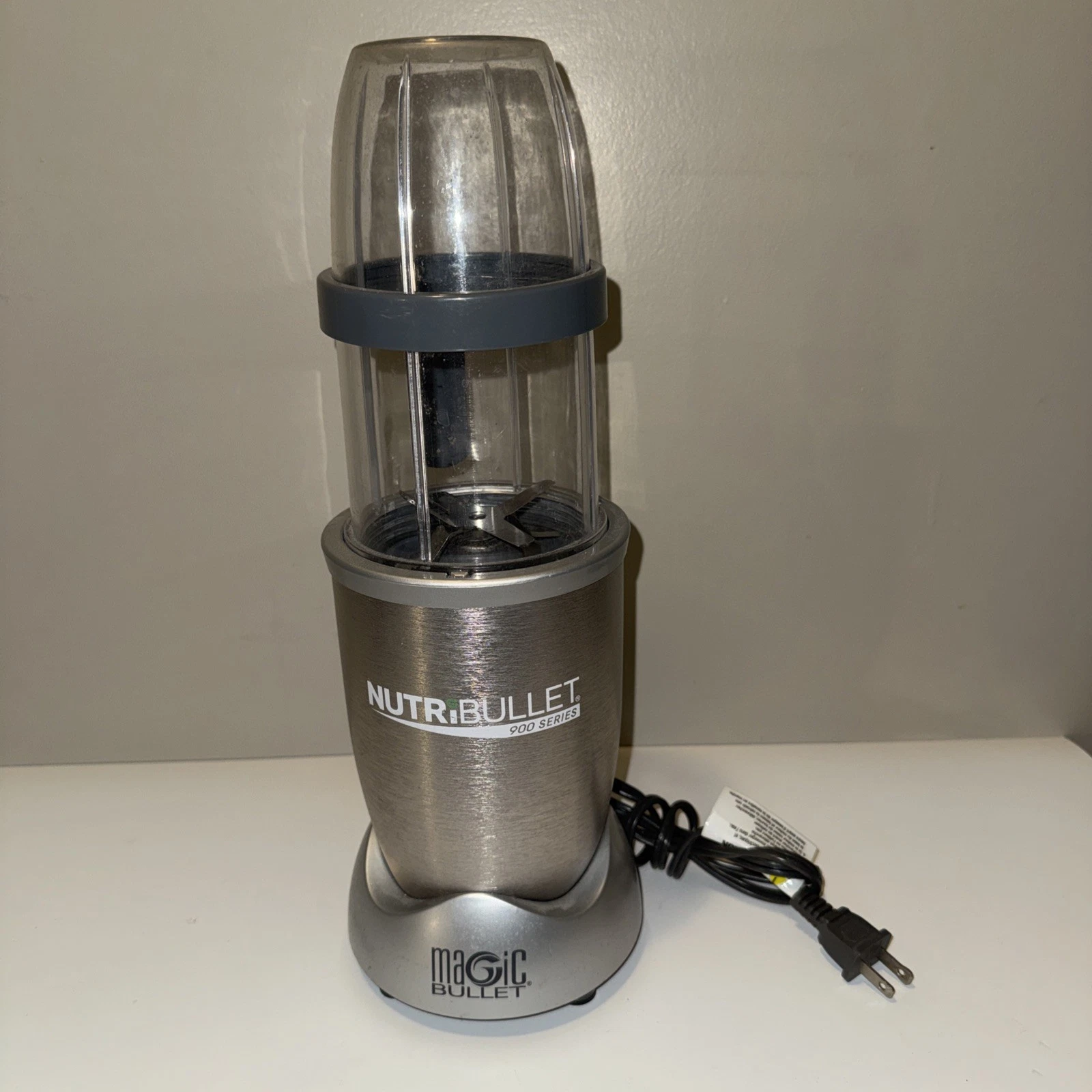 Nutribullet Pro 900 Series NB-201 900 Watt Blender Rose Gold Base/Gray Champagne