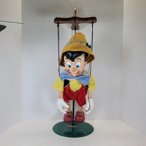 Disney Classics Telco Christmas Pinocchio Singing Marionette Sings No Dancing