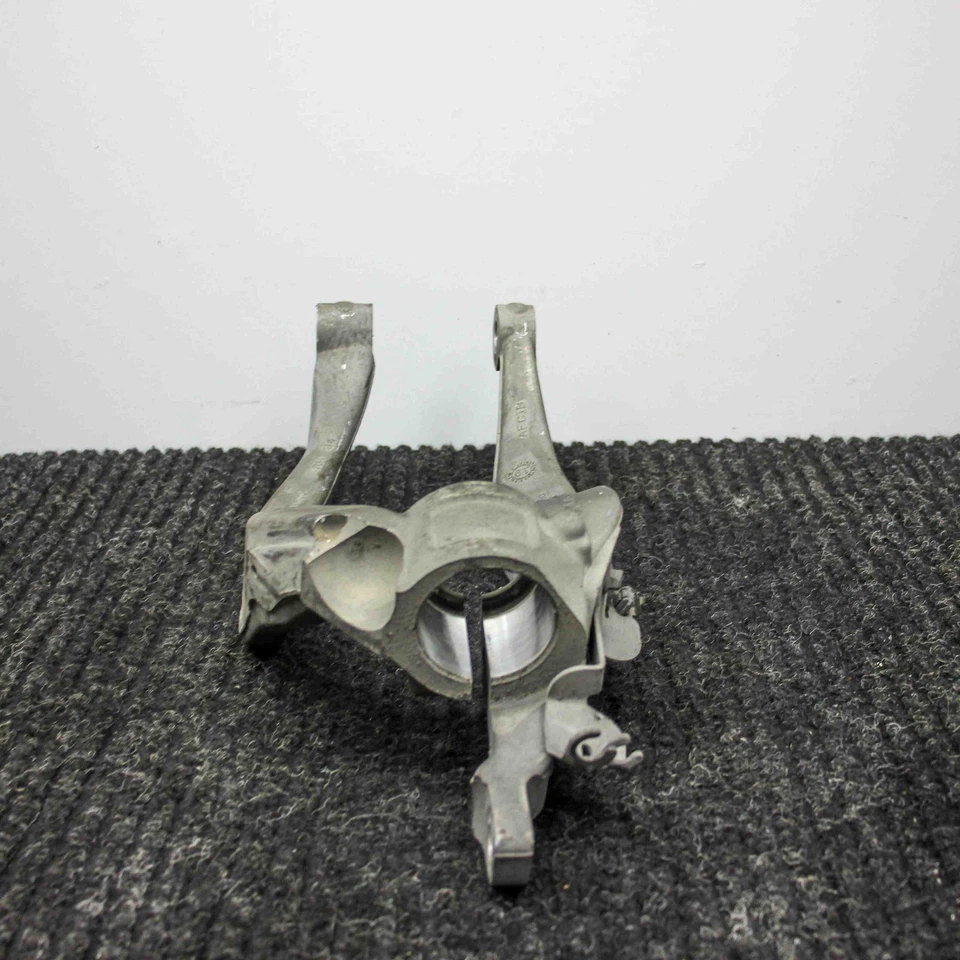 VOLVO V60 II Cross Country Otras piezas de suspensión 31881984 2.0 gasolina 31389787 Foto 2 de 4