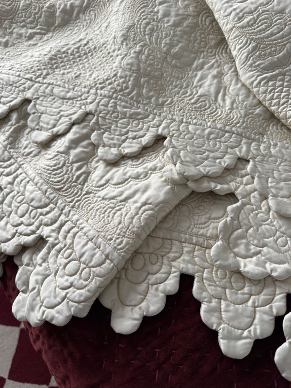 ELEGANT IVORY SOFT SURROUNDINGS MARGUERITE SCALLOPED TWIN GARDENIA QUILT