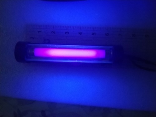 Portable Mini Ultra Violet Fluoro Light 4 New AA Batteries  Included  UK USA 