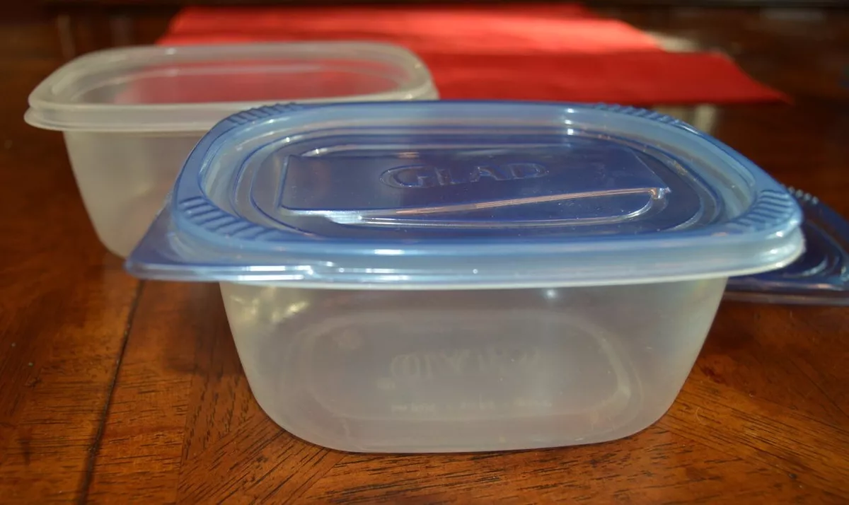 Lot of 2 Glad 3 cup 24 ounce Food Storage Containers Blue Covers