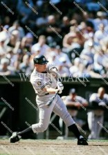 EV56 Scott Brosius NY Yankees Baseball 8x10 11x14 16x20 Photo