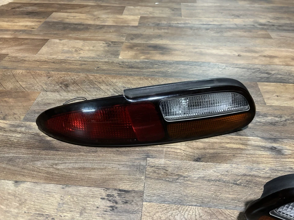 Conjunto de luces traseras izquierda derecha derecha OEM 97-02 Chevrolet Camaro Z28 SS OEM Foto 2 de 4