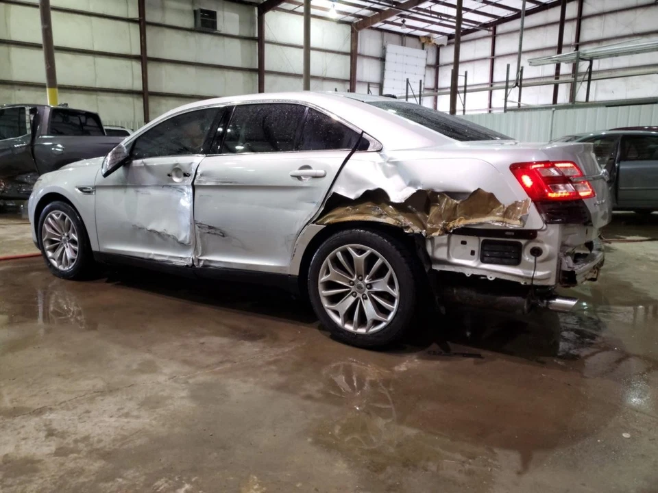 Conjunto de filtro de aire usado se adapta a: Ford Taurus 2014 3,5 L sin turbo grado A Foto 2 de 4