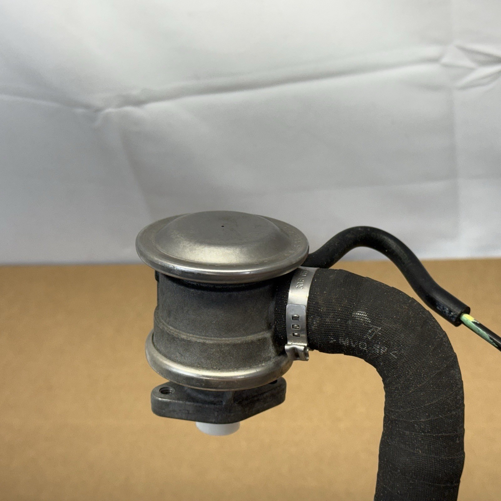 Maserati Quattroporte M139 EGR Valve Air Intake Pump w/ Tube Line Bracket OEM