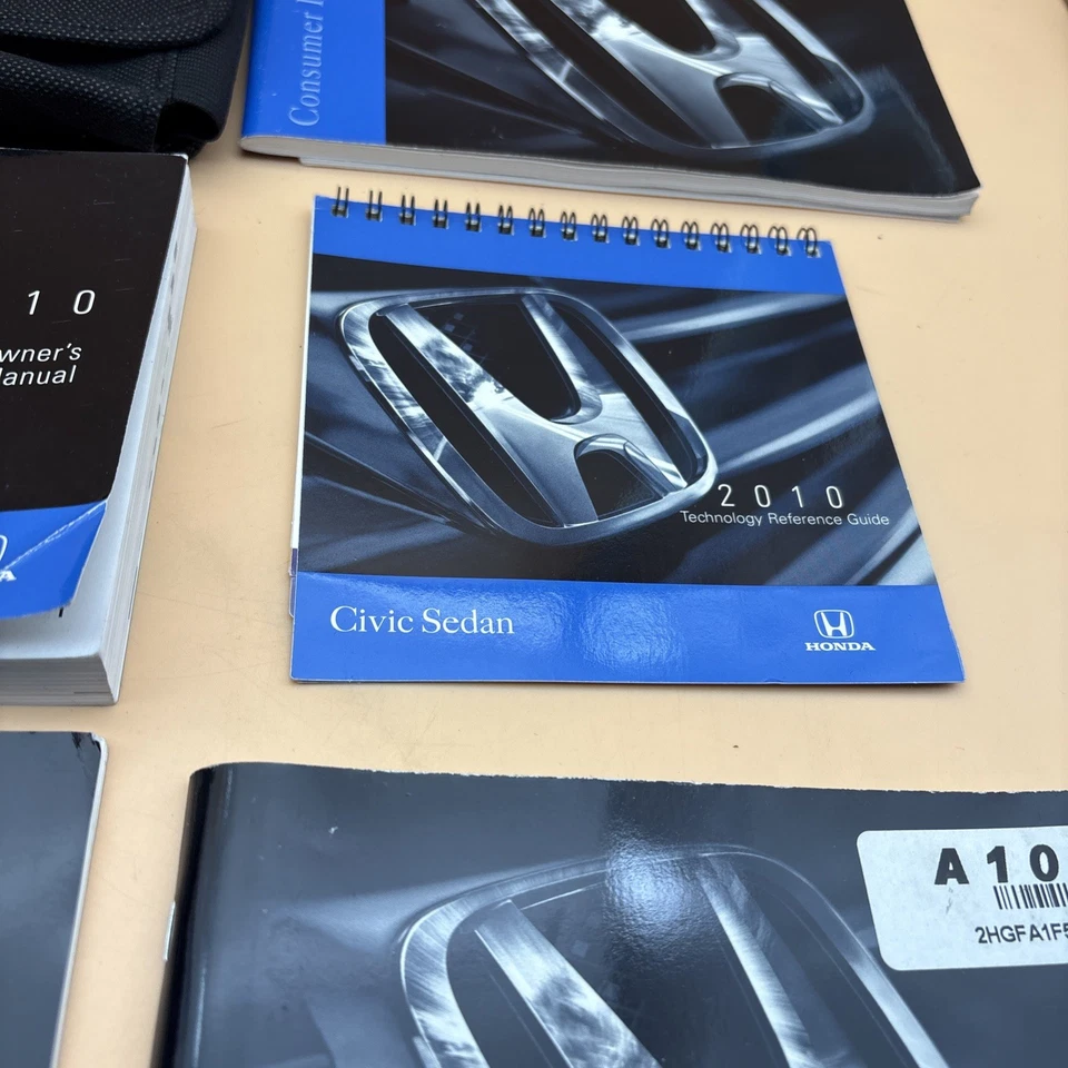 Manual do proprietário do sedã Honda Civic 2010 informações do consumidor com estojo incluído - Imagem 3 de 4