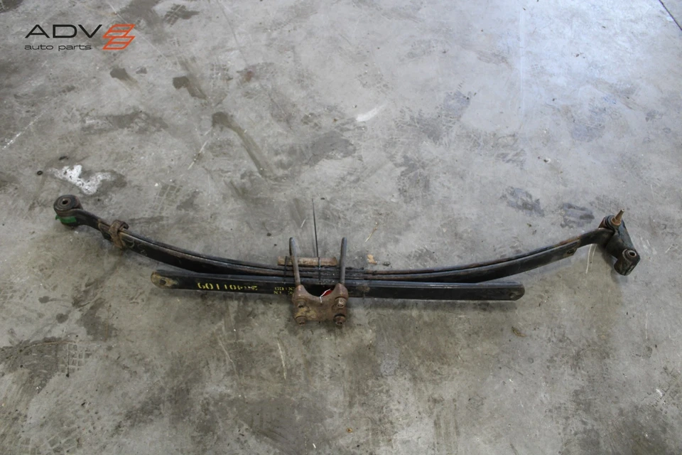 Chevrolet Silverado 1500 2016-2018 suspensión trasera lado izquierdo hoja resorte OEM Foto 2 de 4