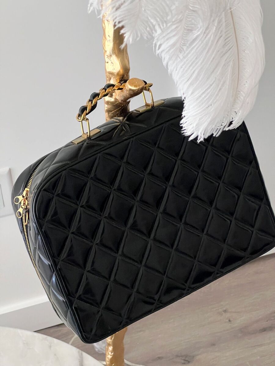 Chanel Vintage Spring 1995 Black Patent Leather Large 95P Chanel Vintage Spring 1995 Black Patent Leather Large 95P