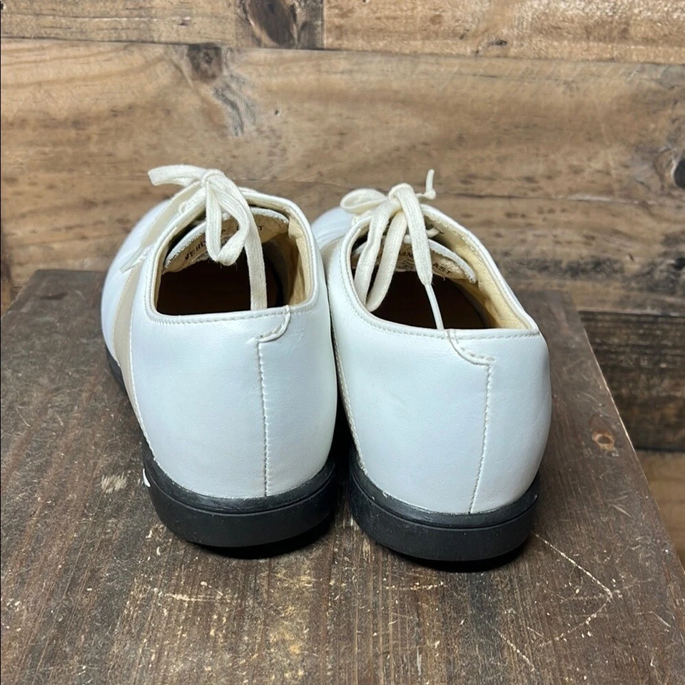 Zapato de golf para mujer Nike Air Comfort Verdana último blanco y tostado talla 6 Foto 2 de 4