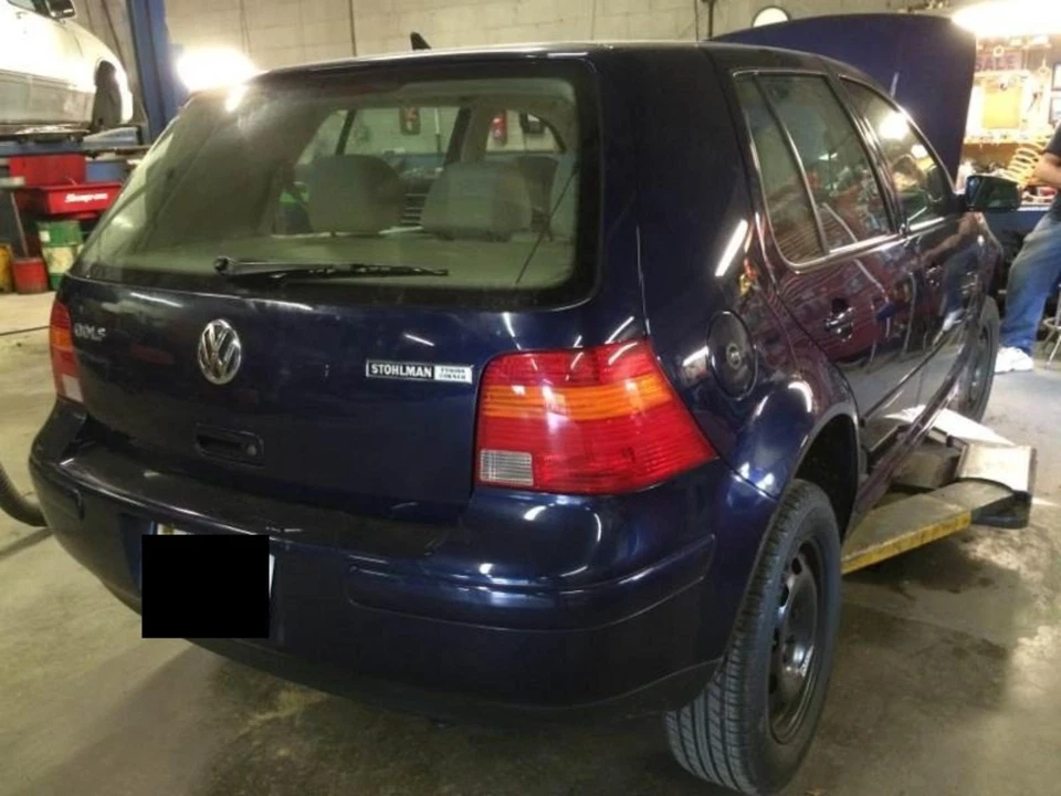 Used Windshield Wiper Motor fits: 2001 Volkswagen Golf Grade A - Image 2 of 4