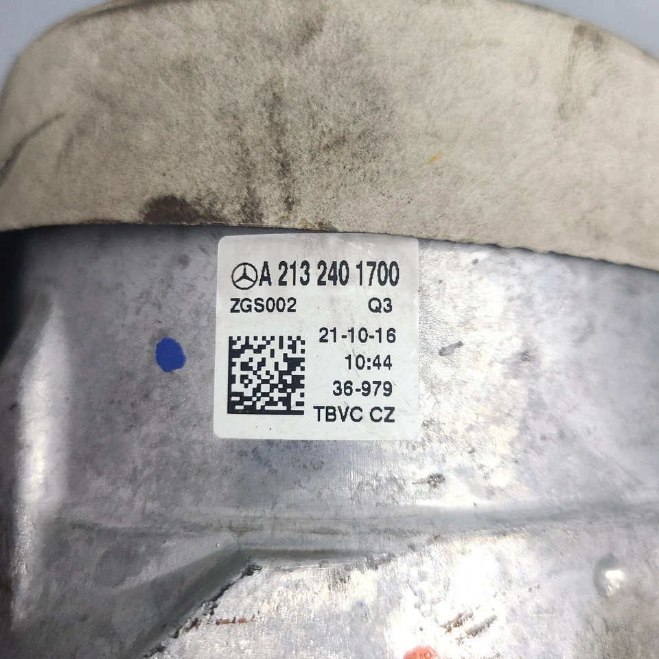 2016 2017 Mercedes Benz Glc300 Engine Right Motor Mount, Part# A2132401700, Oem - Image 4 of 4