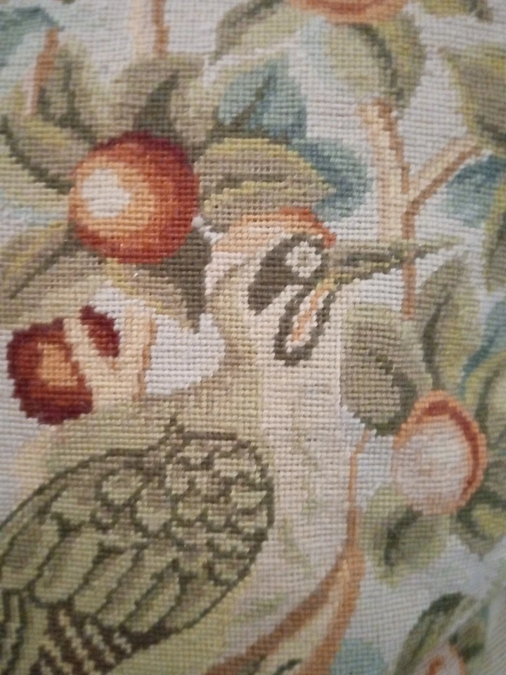 2 almohadas para pájaros bordadas a mano con borlas de bola de cebolla Foto 2 de 4