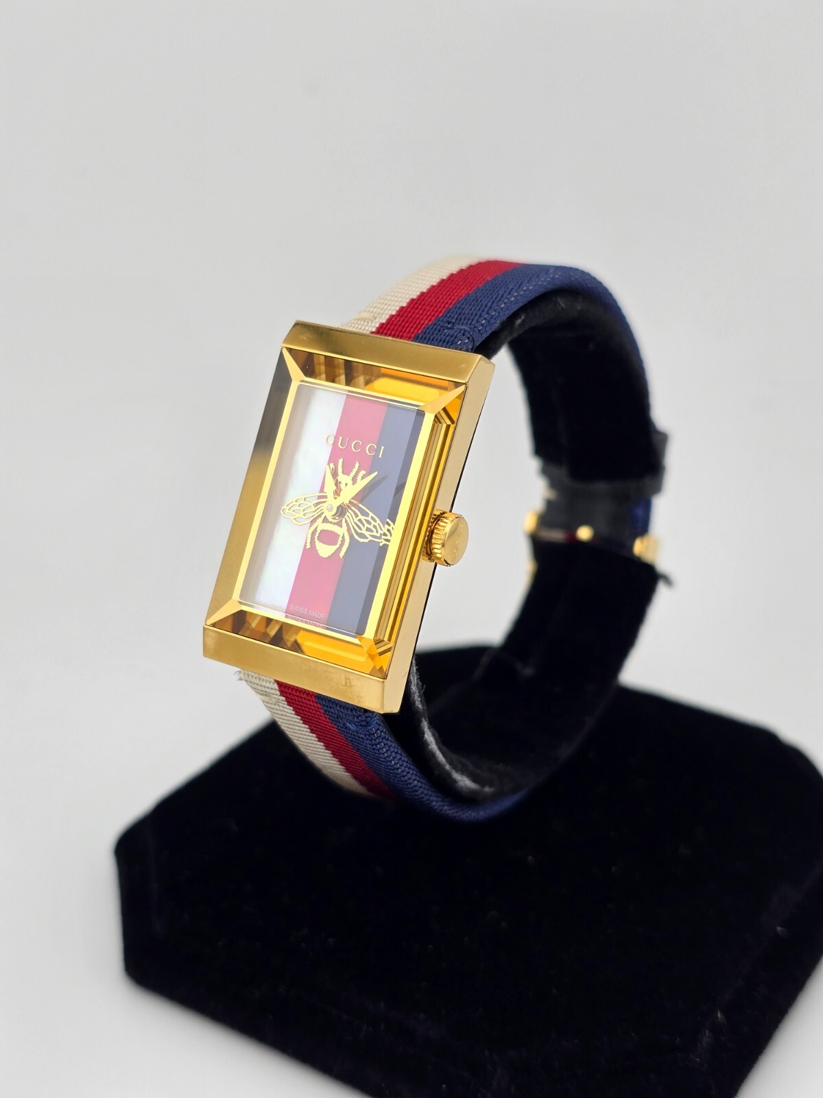 Gucci G-Frame Quartz Watch for Women with Nylon Strap YA147405