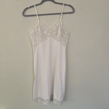 Vintage Vanity Yellow Nylon  Scalloped Lace Slip Dress Size 32 Bust/Small USA