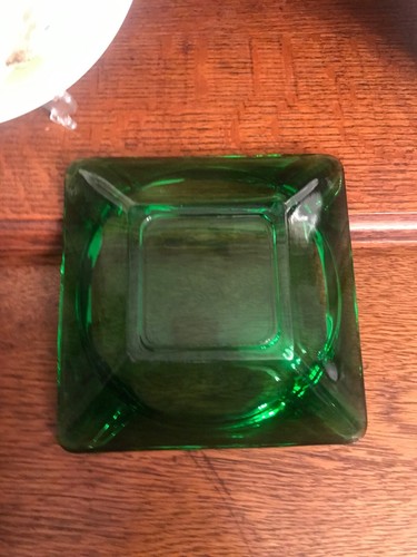 Vintage Ca 1960's Heavy Green Glass Ashtray 5-7/8" Square In Great Condition - Picture 5 of 6