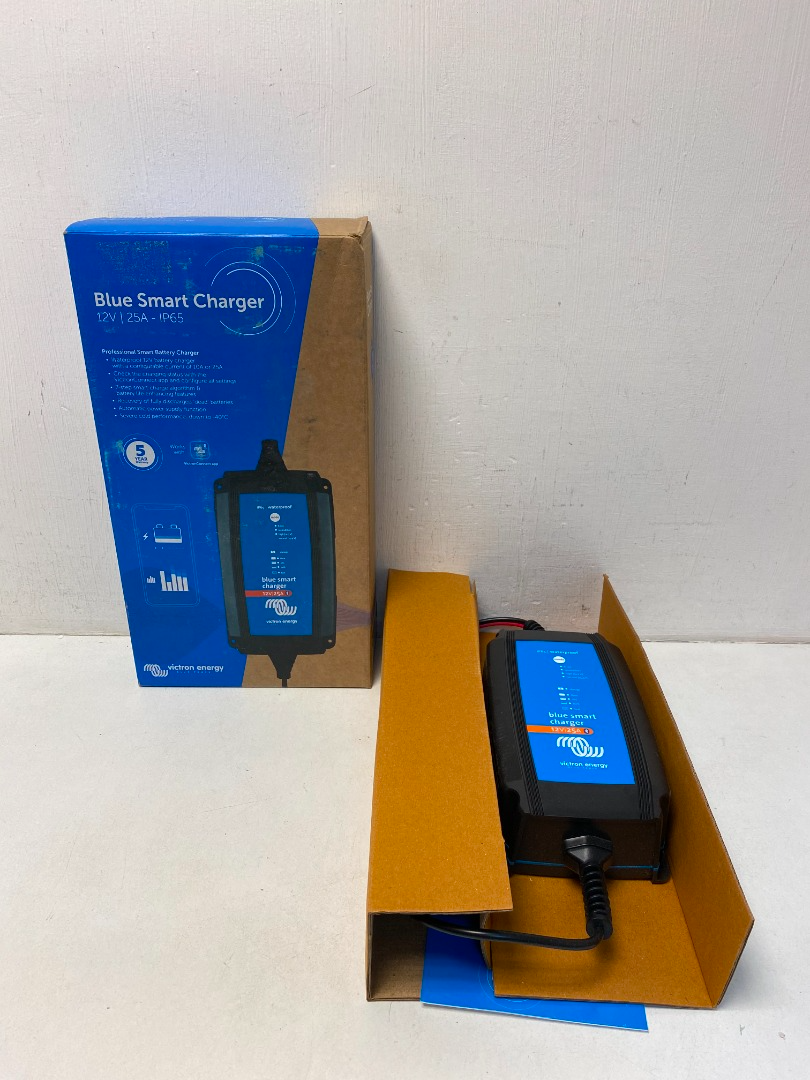 Victron Energy 12V 25A Blue Smart Charger